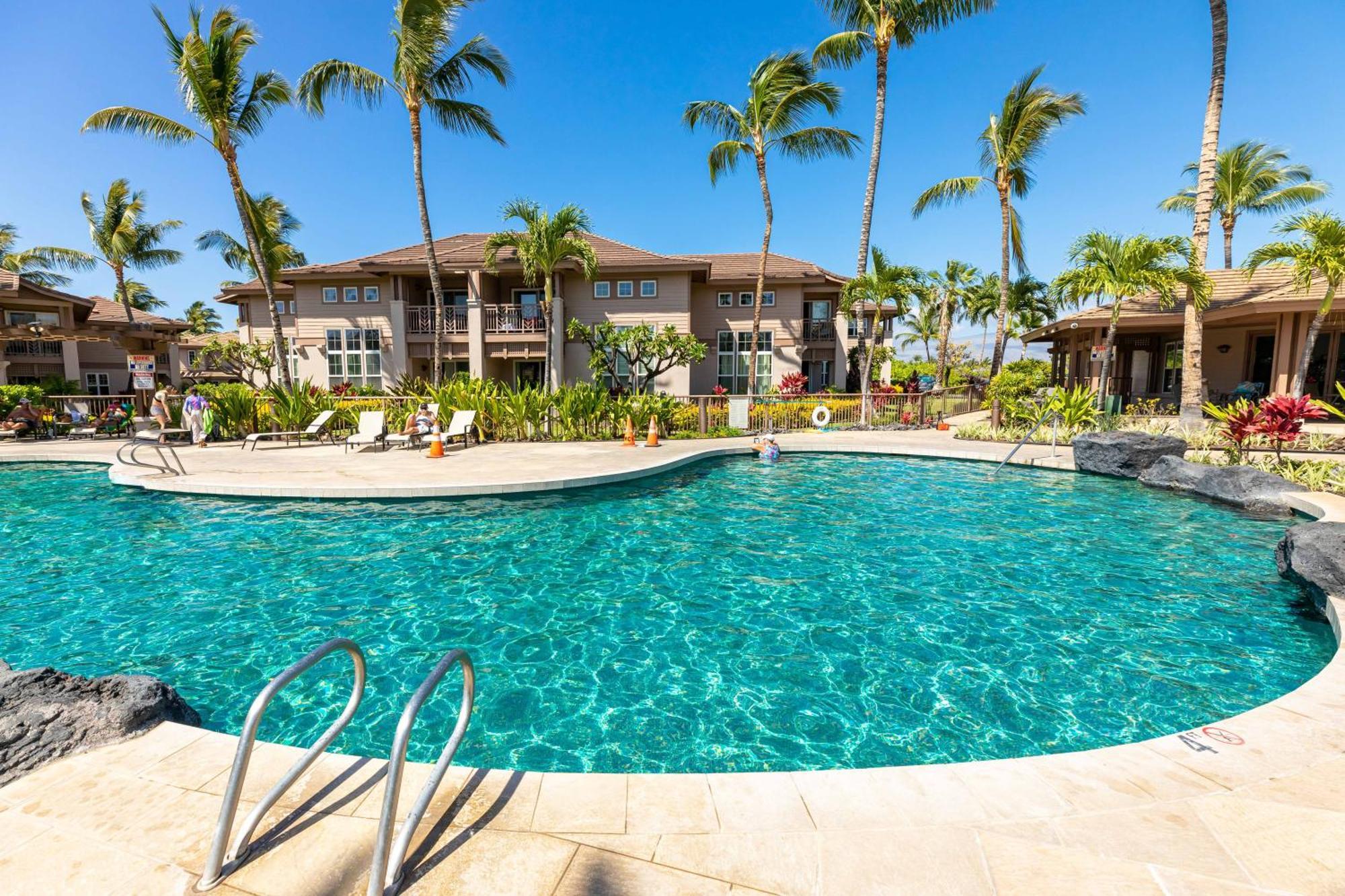 Hilton Pool Pass Included - Stylish Mins To Pool & Holiday home *